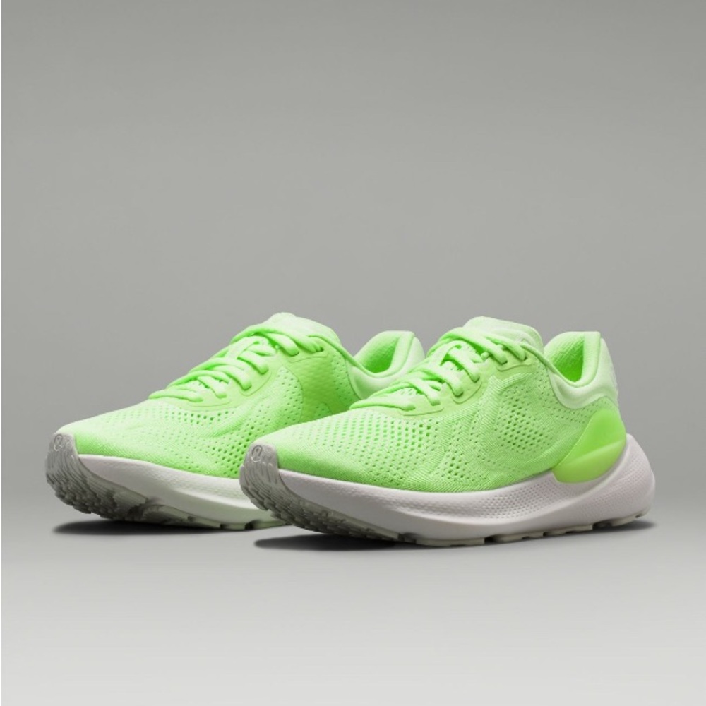 lululemon athletica Beyondfeel running shoe in Green Freeze/Light Vapor/White